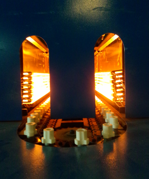 Screw base infrared lamp